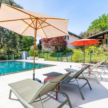 Ysee - 10 Personnes Piscine Chaufee Vila